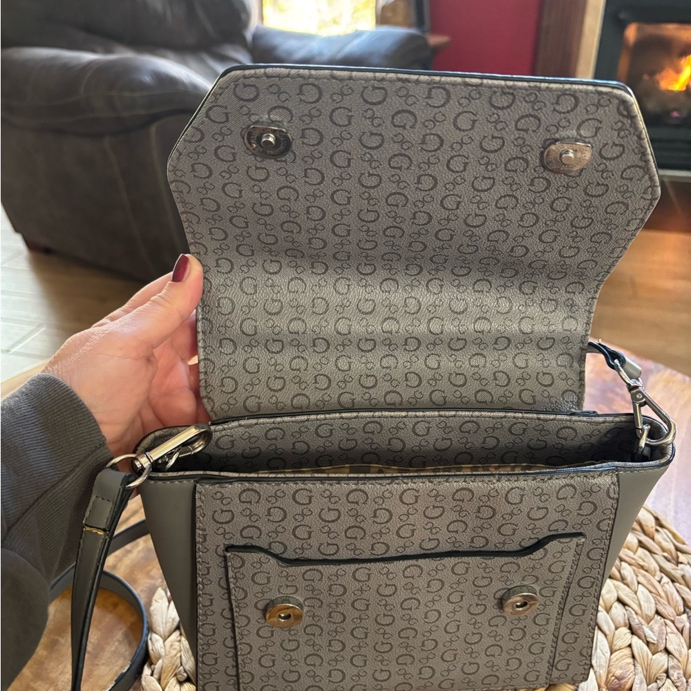 Guess Gray Patterned Satchel - image 3